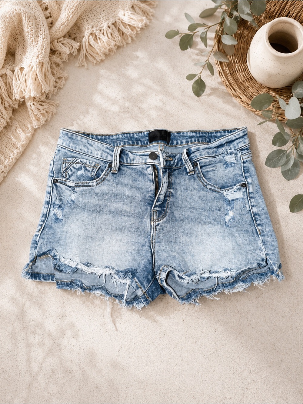 Buckle Black Fit No. 53 Distressed Denim Shorts Size 31
